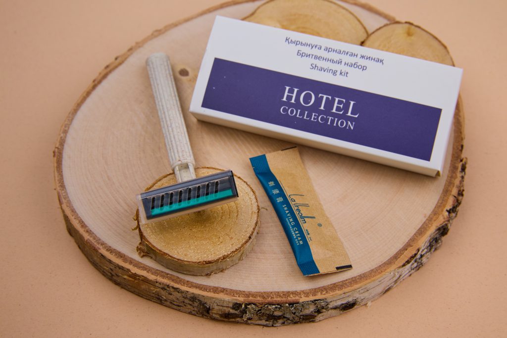 Бритвенный набор HOTEL COLLECTION в бумажной коробке