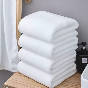 Банное полотенце 70×140 см — белое, короткий ворс, плотность 600 г/м², люкс